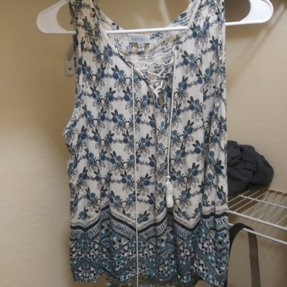 Boho tank. Drawstring criss cross chest - Picture 2 of 4